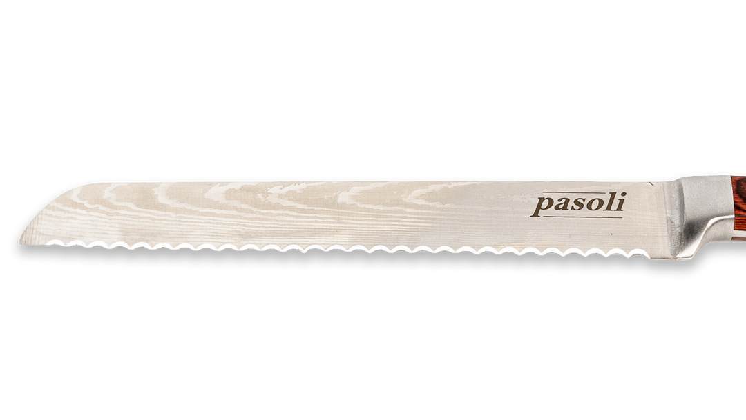Schöne Maserung der Klinge unseres pasoli Brotmessers inkl. pasoli Logo.
