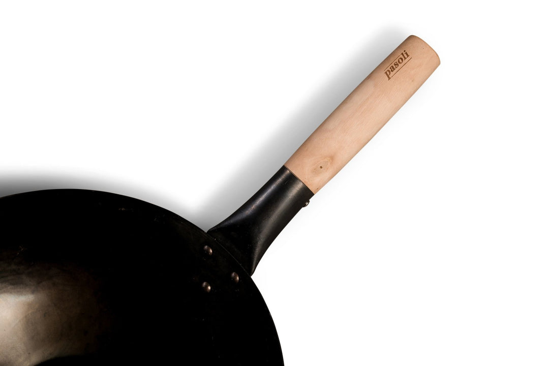 Unser flacher eingebrannter pasoli Wok - pasoli