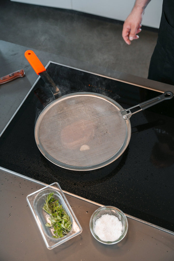 GSD Spritzschutz Edelstahl mit einklappbarem Griff - für Bratpfannen & Wok 30 cm - pasoli GmbH