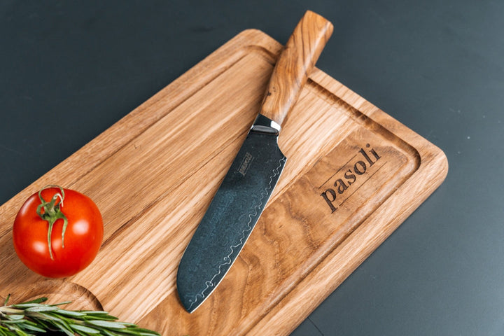 pasoli Set "Katto" - Damast Santoku 13cm inkl. Schneidebrett aus Eichenholz - pasoli GmbH