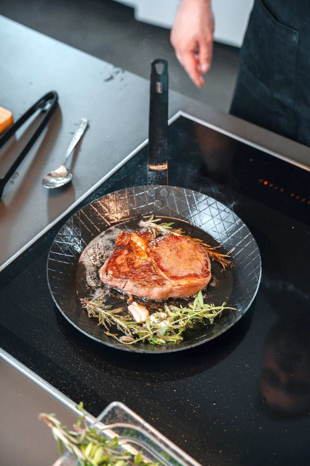 pasoli Steak Pfanne 28cm - Carbonstahl Bratpfanne für alle Herdarten - pasoli GmbH