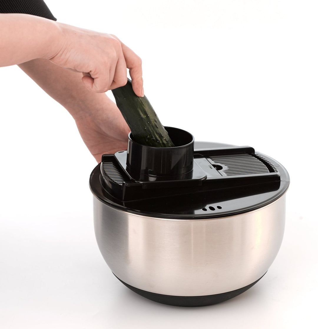 Salatschleuder mit Stopfunktion aus Edelstahl, mit integrierter Mandoline - pasoli GmbH